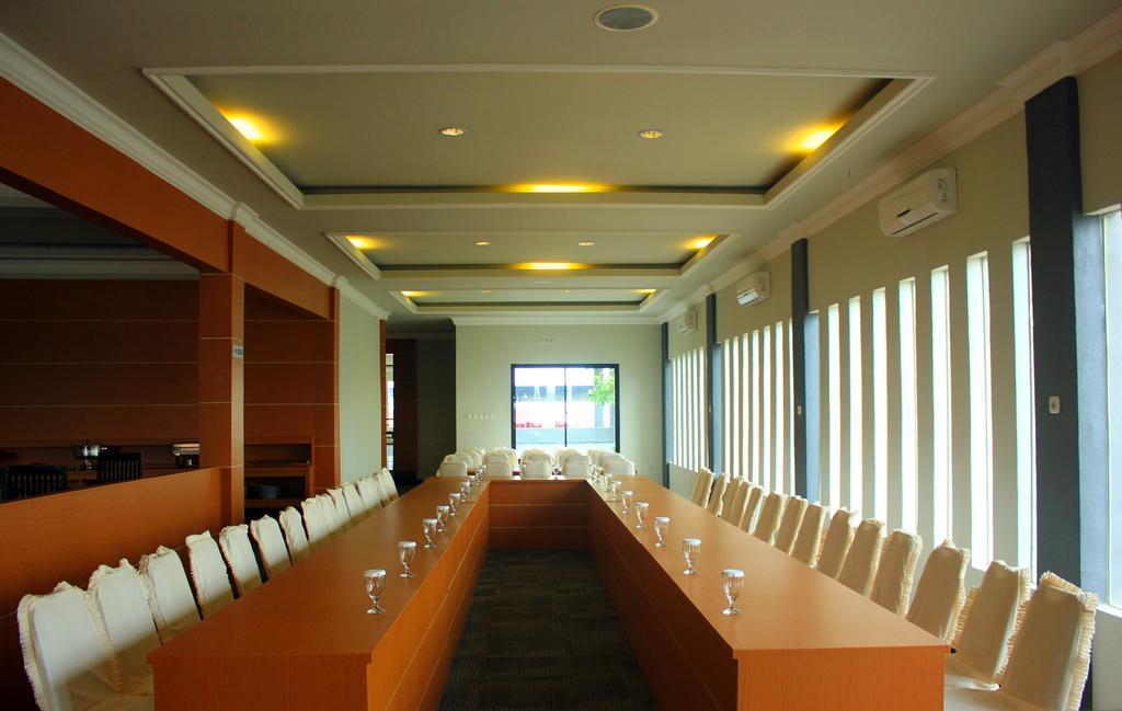 Raja Residence Jambi Exterior foto